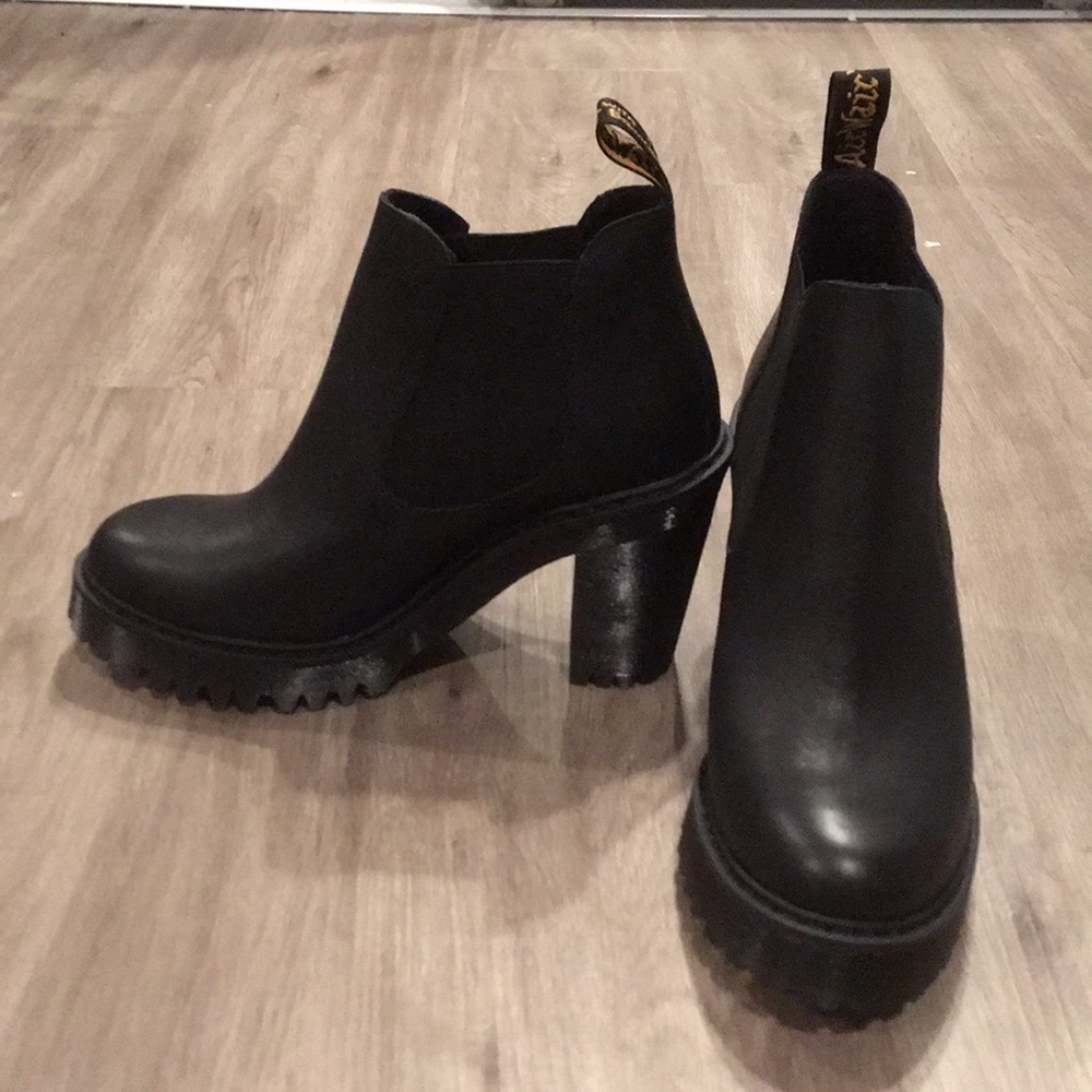 Dr. Martens Hurston heeled boots